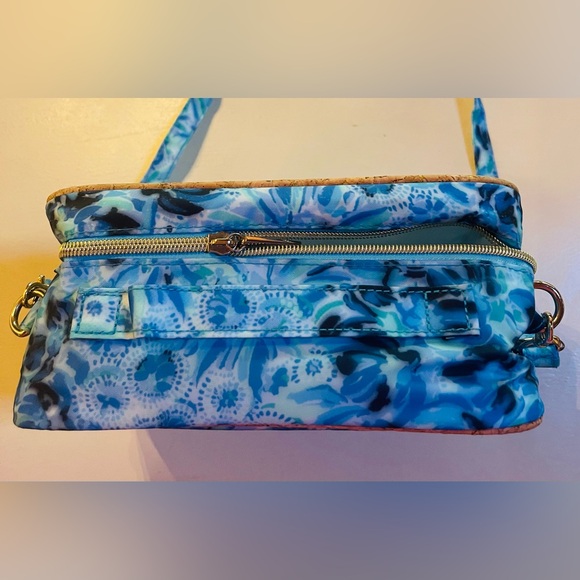 Lilly Pulitzer Iris Blue High Cross Body Lunch Box - Picture 3 of 5